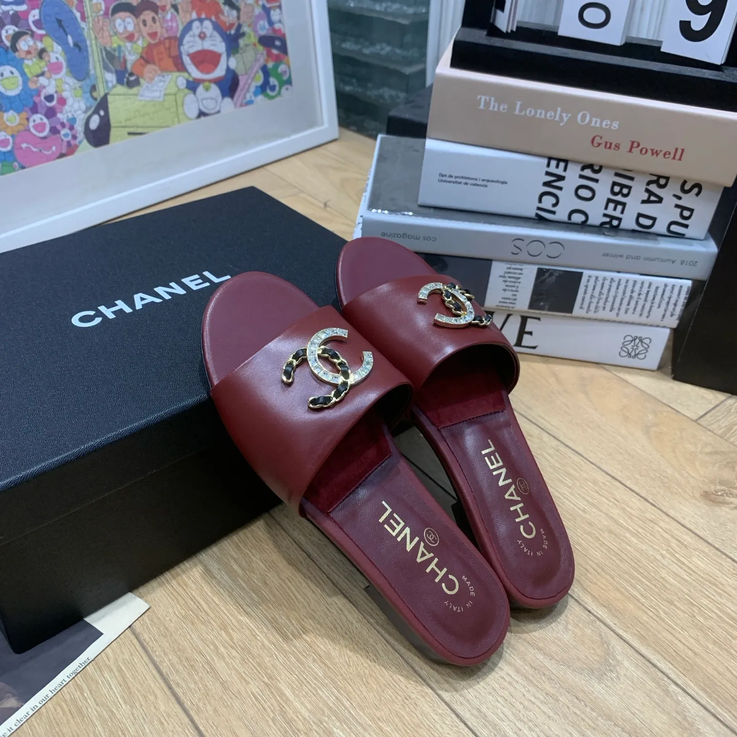 👟👟Ex-factory price 480👟👟 🍀CHANEL2025 Xiaoxiang spring and summer new popular double C diamond buckle flat slippers Material: original calfskin Lining: original inner sheepskin Foot pads: sheepskin Outsole: genuine leather outsole Size: 35-41 (40/41 fixed) 👉